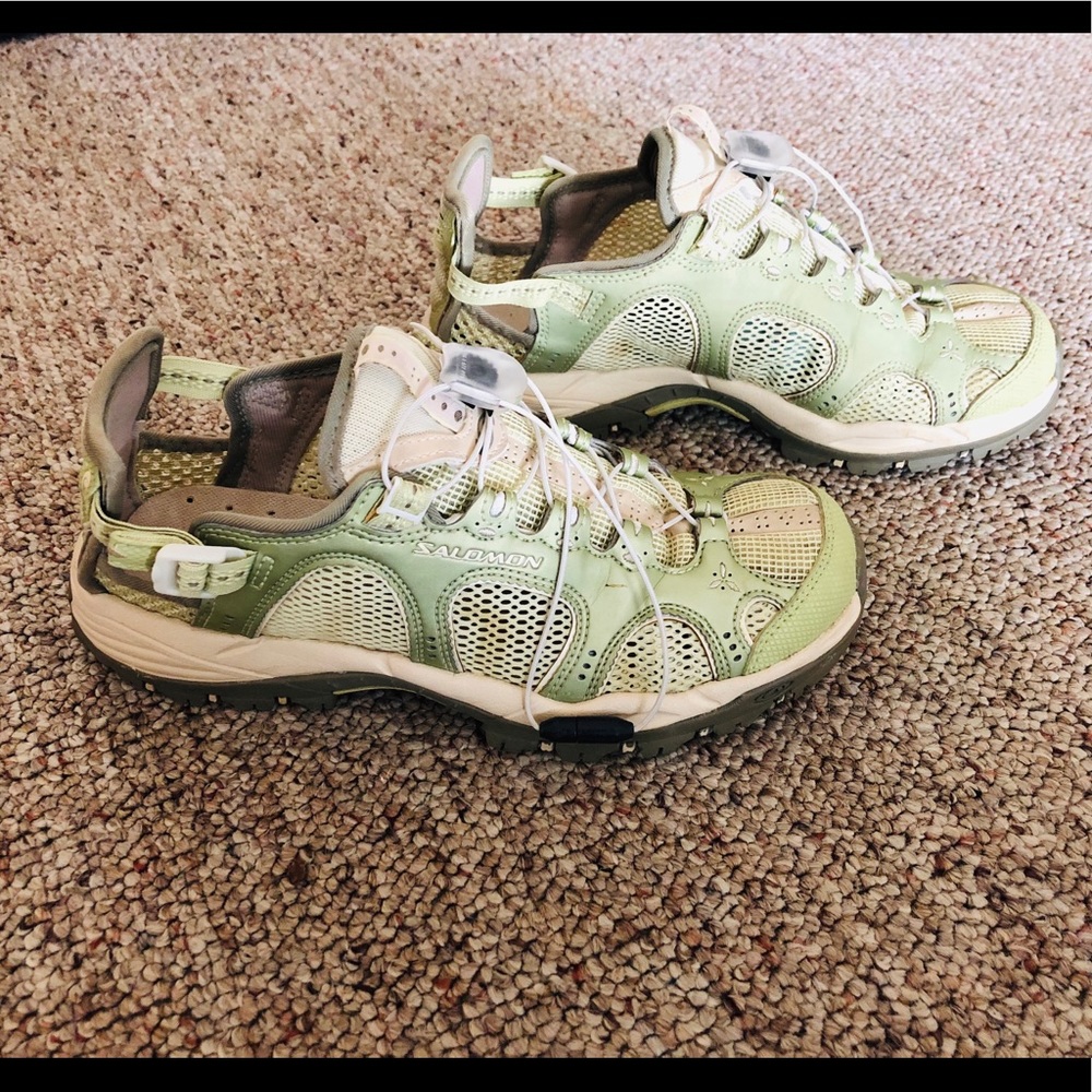 Salomon women’s size 7.5 sandals